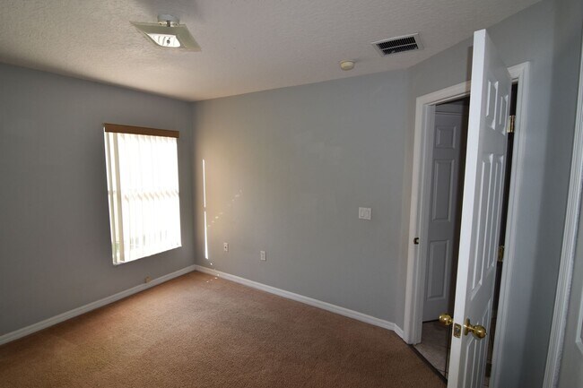 Building Photo - 233 Purslane Pass