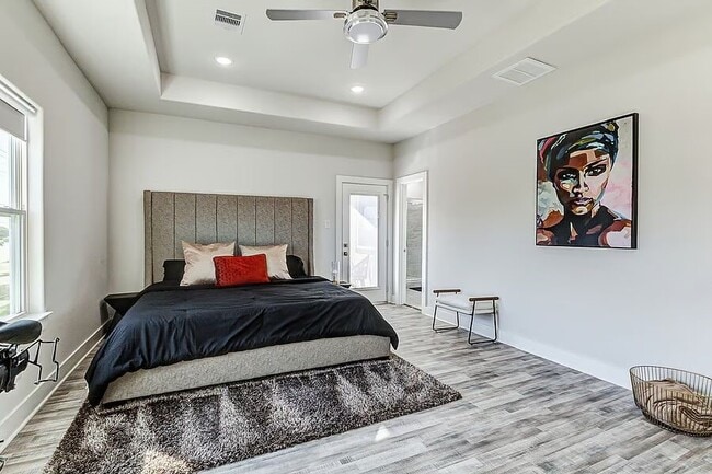 Building Photo - 4677 Bellfort Ave