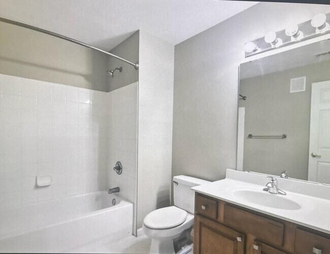 Building Photo - 8921 Hunters Creek Dr