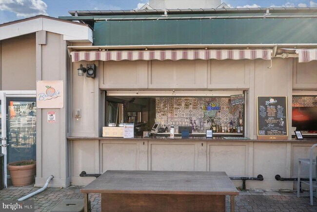 Building Photo - 100 Harborview Dr