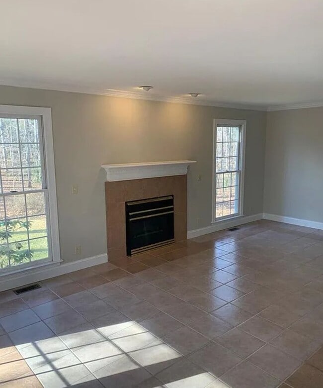 Building Photo - 203 Nottingham Rd