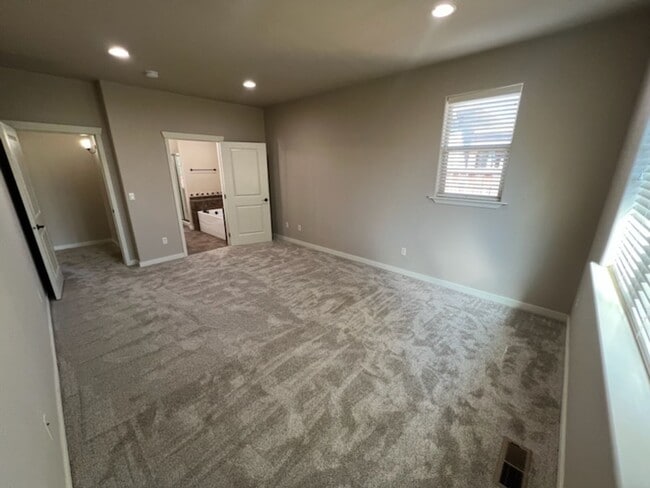 Building Photo - 1497 Copper Loop