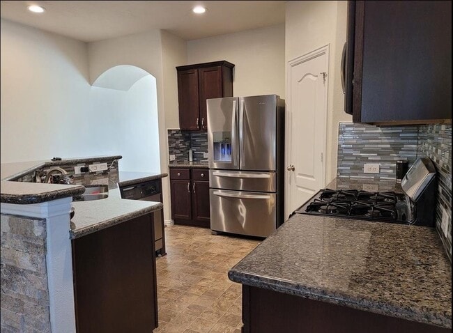 Building Photo - 3410 Hunter's Canyon