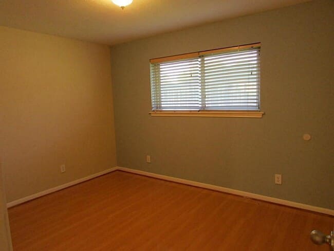 Building Photo - 1322 Kappa St