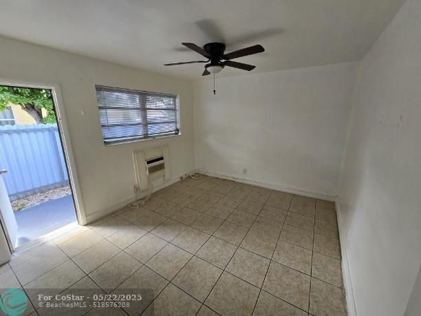 Building Photo - 2817 Van Buren St