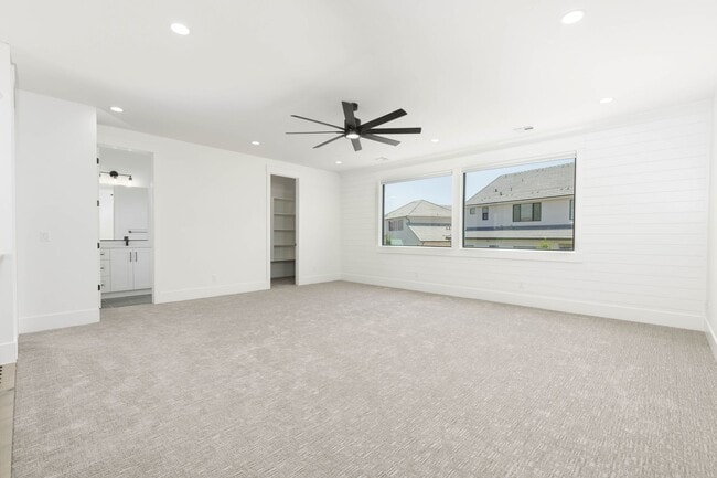 Building Photo - Beautiful 5 bed | 4 Bath | 3 Car Garage