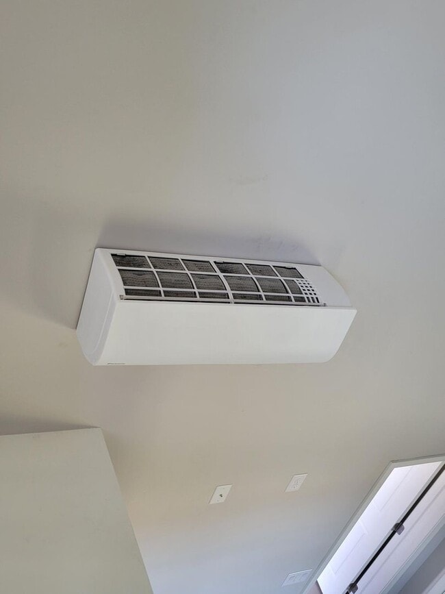 Building Photo - Country living 1 bed 1 bath