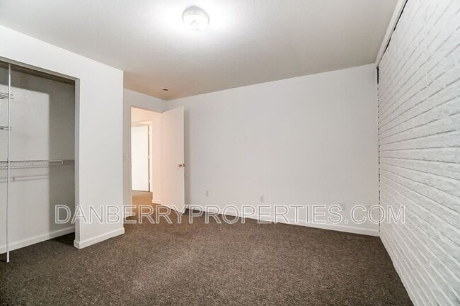 Building Photo - 3565 Turret Green Dr