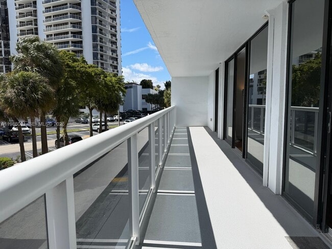 Building Photo - 20505 E Country Club Dr