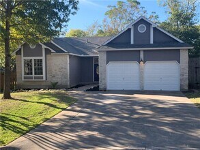 Building Photo - 2203 Tanglevine Dr