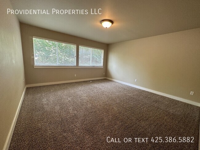 Building Photo - 9720-9186 186 St E