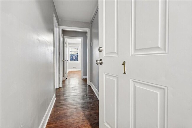 Building Photo - 3914 Erdman Ave