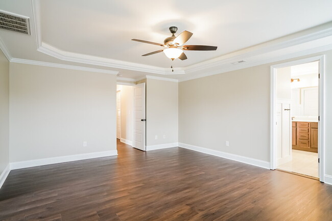 Building Photo - 151 Sharpstone Ln