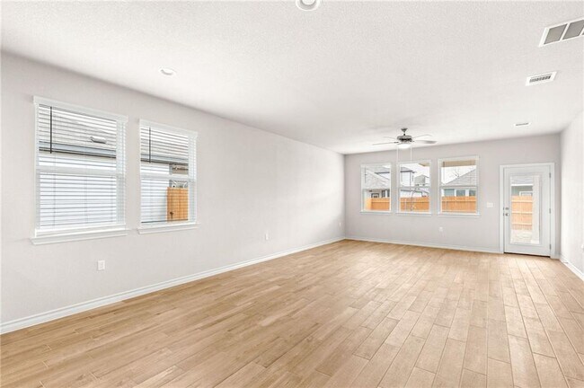 Building Photo - 1607 Denesa Dr
