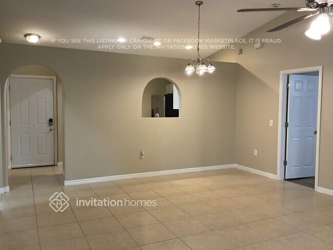 Building Photo - 3215 Burdock Ave