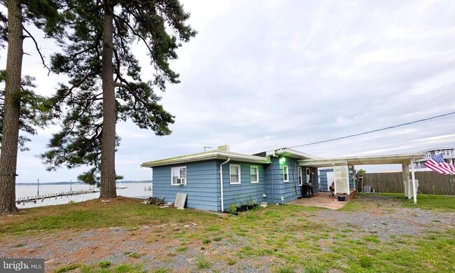 Building Photo - 32172 River Rd