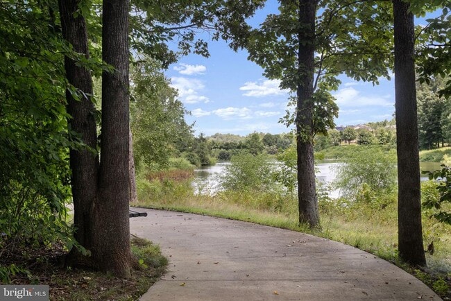 Building Photo - 15305 Kettlebaston Ln