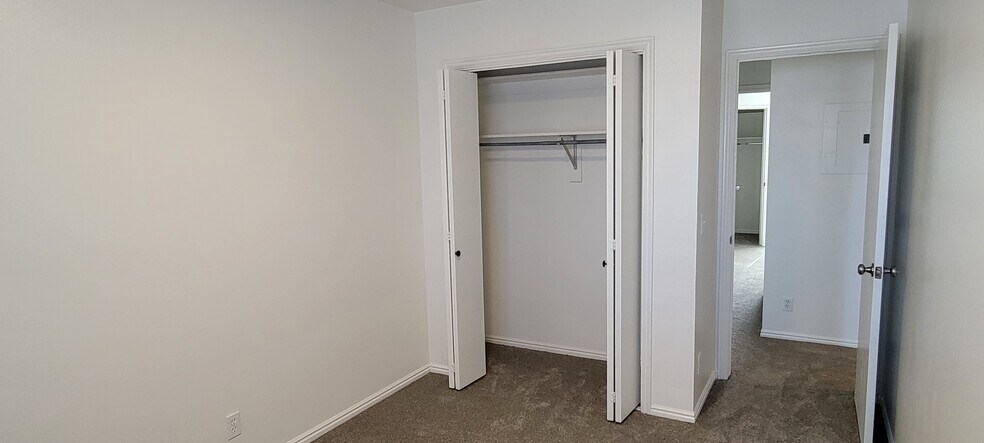 Building Photo - 545 W 600 N