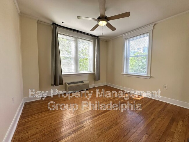 Building Photo - 437 W School House Ln