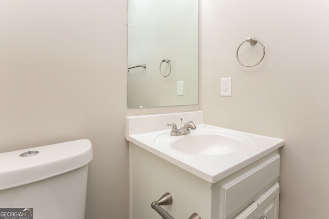 Building Photo - 2535 Valient Dr