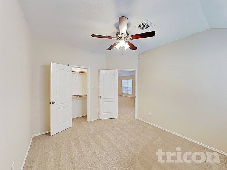 Building Photo - 9715 Haleys Comet Cir