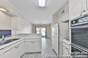 Building Photo - 102 Ruelle