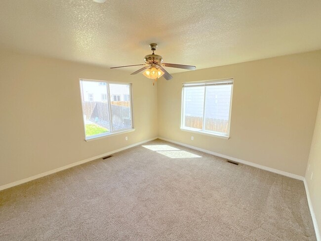 Building Photo - 3 Bedroom Home Available Near S Marksheffel Rd & Fontaine Blvd!