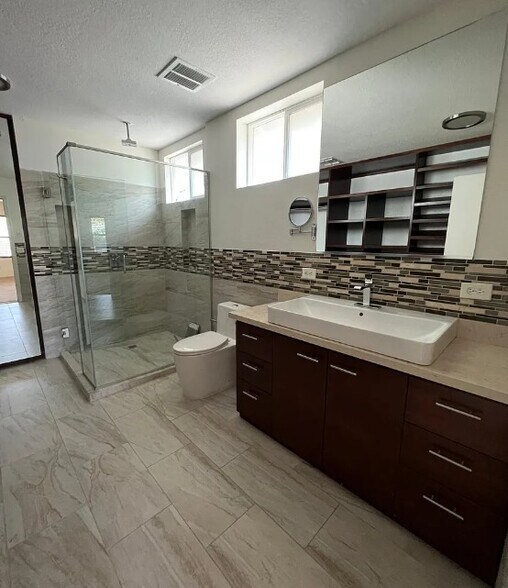 Building Photo - 5926 E Cedarbird Dr
