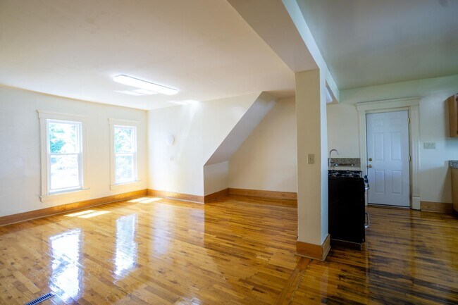 Building Photo - 430 Westcott St