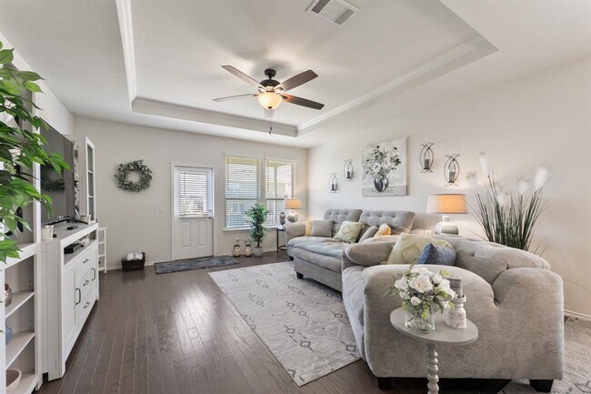 Building Photo - 6909 Bellingham Dr