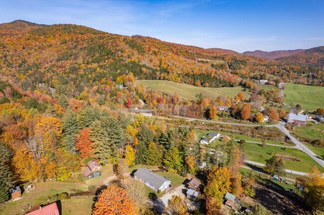 Building Photo - 90 Blueberry Hill Rd