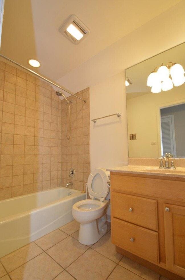 Building Photo - 4805 Greenwich Ct