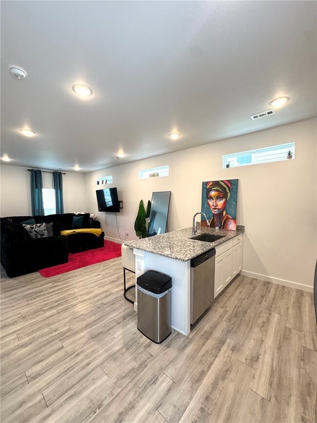 Building Photo - 821 Massachusetts Ave