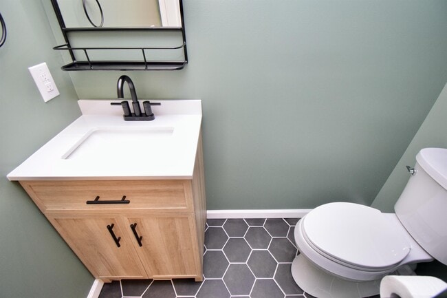 Building Photo - 7236 Longfield Dr