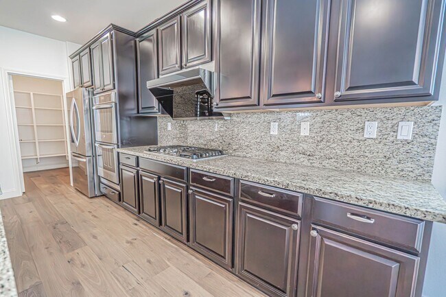 Building Photo - Beautiful 4-Bedroom Home with Solar and EV Charger in West Hills, Valencia!