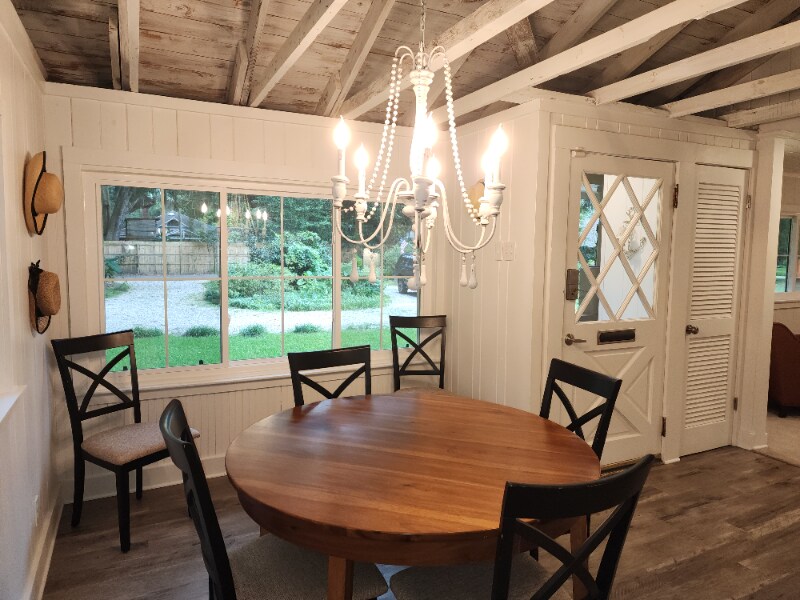 Building Photo - 6523 Village Point Dr