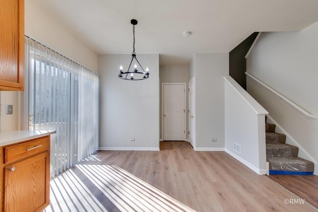 Building Photo - 27 Monarch Dr