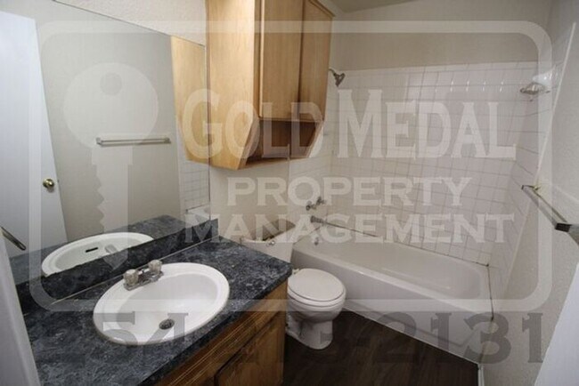 Building Photo - 1408 Dugger Cir