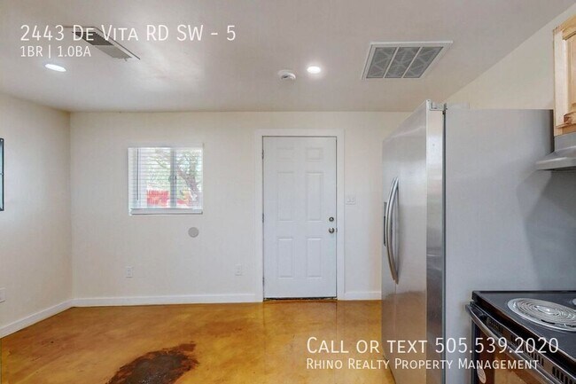 Building Photo - 2443 De Vita Rd SW