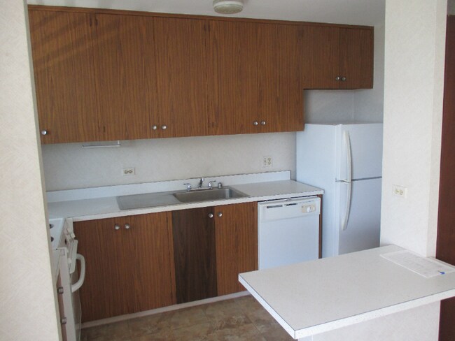 Building Photo - 1077 Ala Napunani St