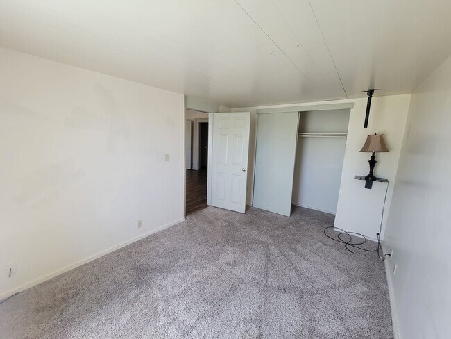 Building Photo - SAC T 9081-9085