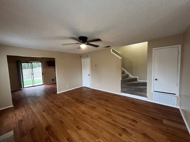 Building Photo - 7026 Silver Canyon