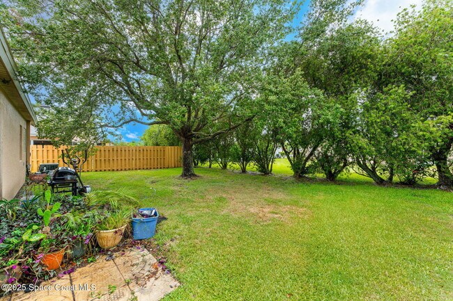 Building Photo - 1774 Sun Gazer Dr