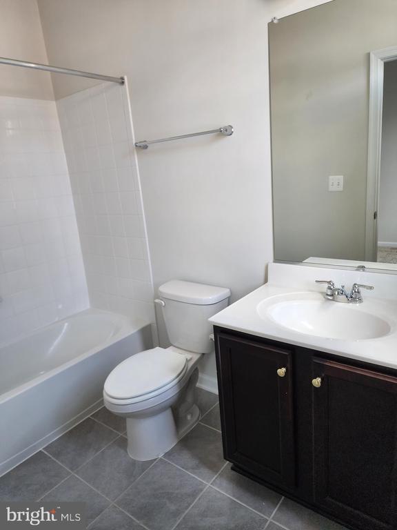Building Photo - 2570 Debert Cir
