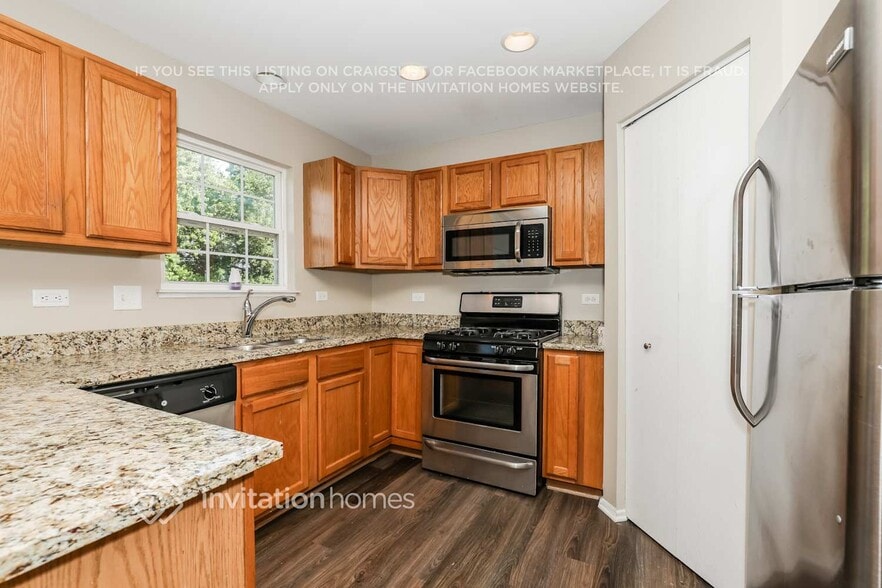 Building Photo - 475 Raintree Dr