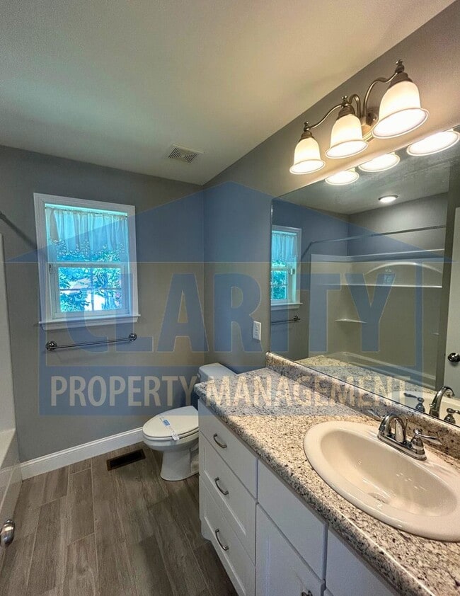 Building Photo - Charming 3 Bedroom, 2 Bath Home with Spaci...