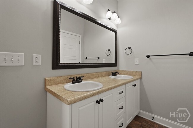 Building Photo - 504 Potter Stone Square