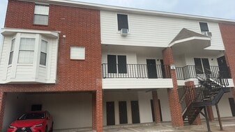 Building Photo - 600 Bagby Ave