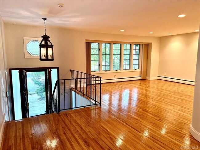 Building Photo - 30 Dogwood Rd