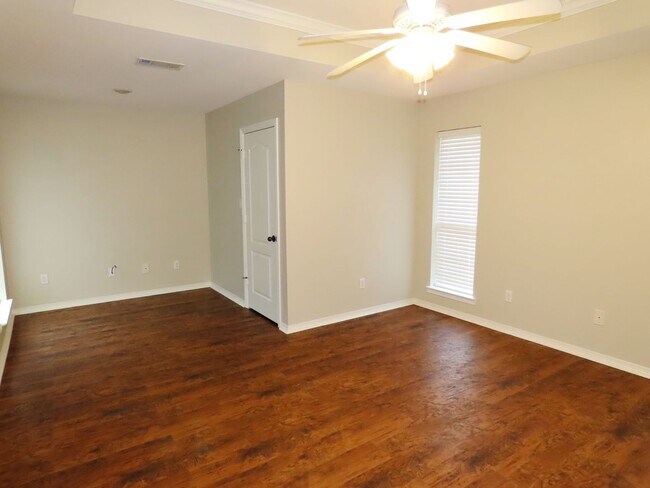 Building Photo - Gated Community in Whitehouse! Gorgeous 3 Bedroom, 2 Bath Home
